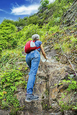 Steighilfe mit Stahlseil am Calmont-Klettersteig