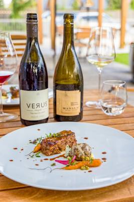 Mehrgängiges Abendessen mit Weinbegleitung im Restaurant Mama Marija in Kranjska Gora
