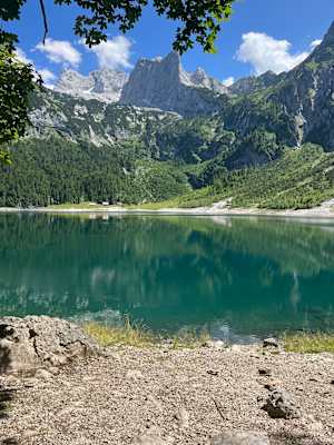 Der Wasserstand am Hinteren Gosausee im Juli 2023.