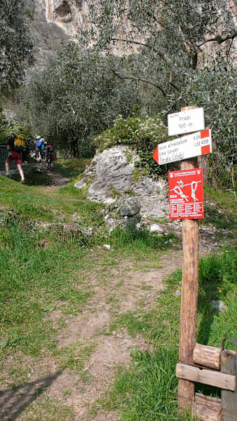Zustieg zum Colodri Klettersteig