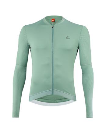 Unser Premium Partner Löffler verlost ein hochwertiges Outfit aus der Gravel-Kollektion SKYS, bestehend aus Trikot und Shorts.