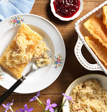 Pinzgauer Bladln mit Sauerkraut und Marmelade