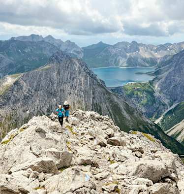 3_saulakopf_klettersteig_stefan_kurzi_letzte_meter_vor_gipfel_saulakopf