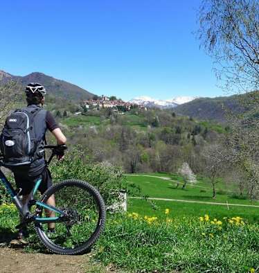 Saftige Wiesen sind ein Bestandteil der Lugano Tour