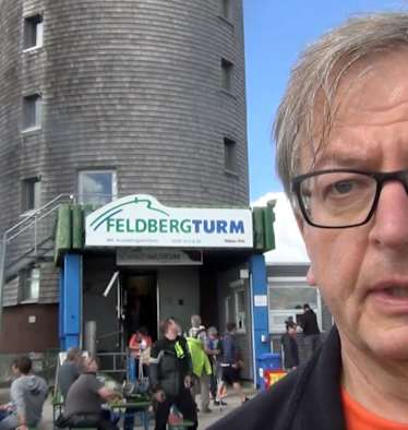 Zippert steigt auf