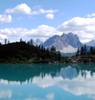 Ein Spiegelbild am Sorapiss-See