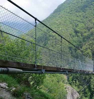 Tibetische Hängebrücke Carasc Tessin