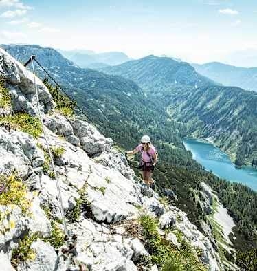 Bergsteigerin am Gamsblick Klettersteig