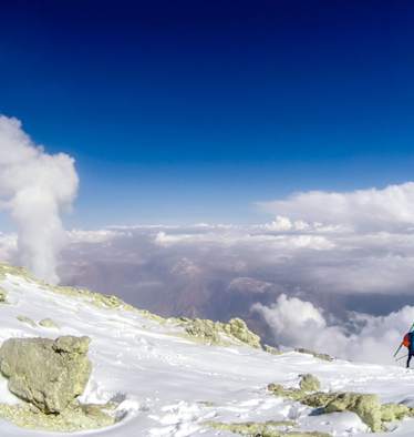 Sea to summit: Benedikt Böhm auf dem Damavand im Iran