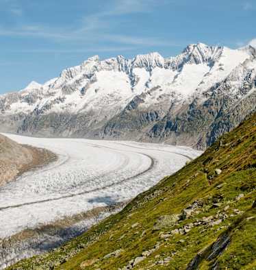 Die Berglandschaft des Aletschgletschers.