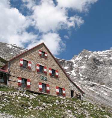 Die Bettelwurfhütte (2.077 m) im Karwendel, Tirol