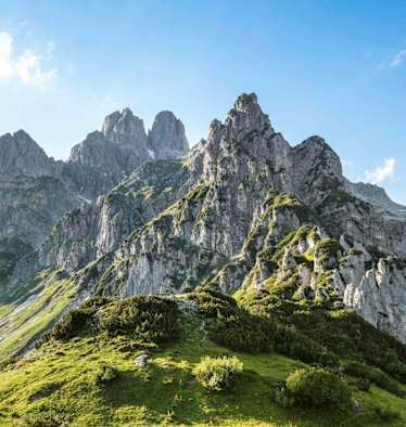 Die Bischofsmütze mit ihrem Doppelgipfel