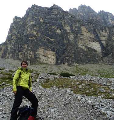 Alpin-Ökologin Christina Schwann in den Bergen