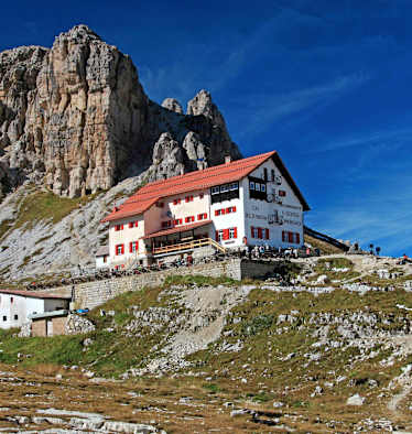 Drei Zinnen Hütte in den Dolomiten in Südtirol