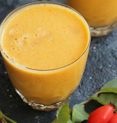 Selbstgemachter Hagebutten-Smoothie