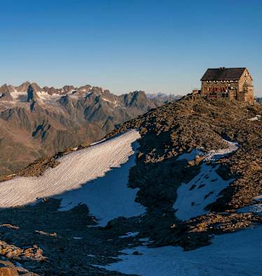 Hochstubaihütte in den Ötztaler Alpen in Tirol
