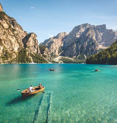 Bootsfahrer am Pragser Wildsee