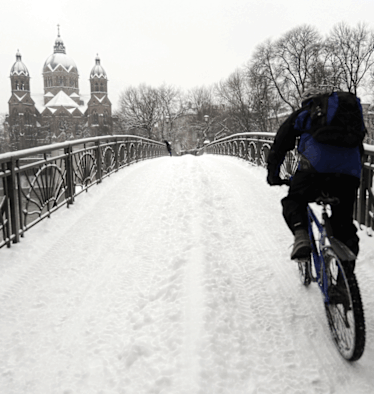 Radfahren bei winterlichen Bedingungen erfordert oft eine andere Ausrüstung