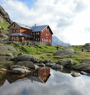 Die Bremer Hütte au der Gschnitztaler Hüttentour