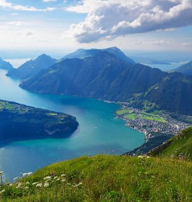 Blick auf den Vierwaldstättersee bei Luzern in der Schweiz