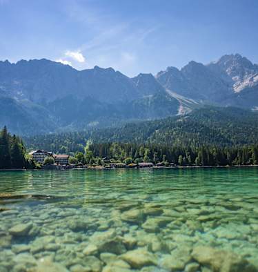 Eibsee mit der Zugspitze im Hintergrund