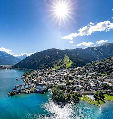 Zell am See am Ufer des Zeller Sees