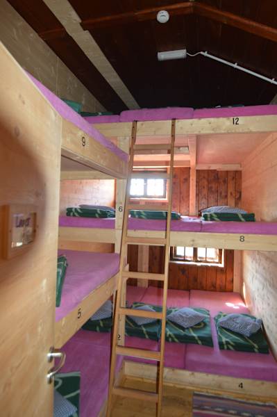 Eines der Schlafzimmer der Knorrhütte.