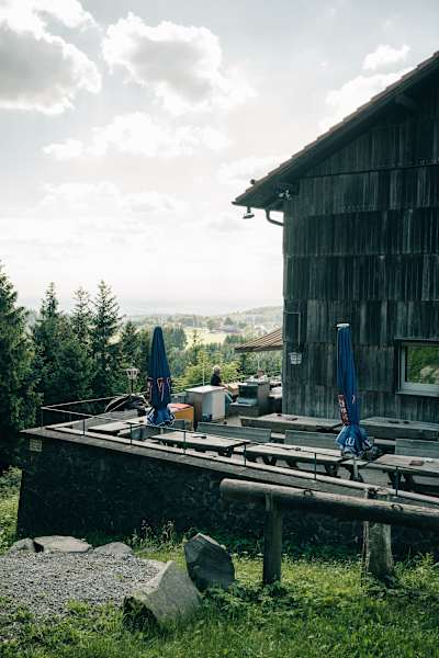 Die Sonnenterrasse der Hütte