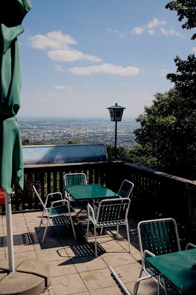 Die Franz-Ferdinand-Hütte bietet einen einzigartigen Ausblick über Wien.