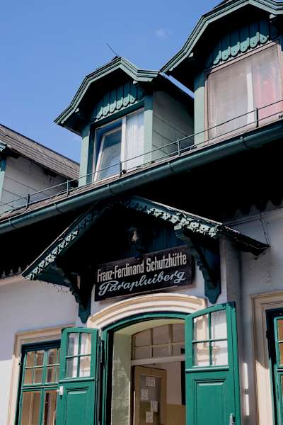 Die Franz-Ferdinand-Hütte liegt oberhalb von Perchtoldsdorf.
