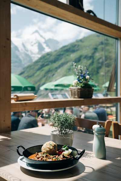 Wildragout mit Knödel am Glocknerhaus