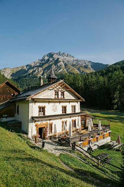 Hof Zuort am Ende des Val Sinestra in Graubünden