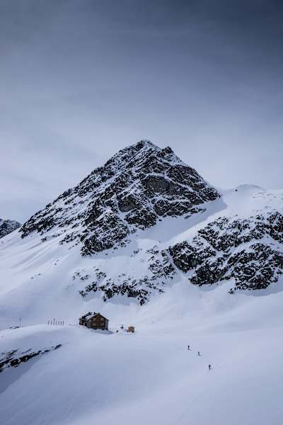 Jenatschhütte im Winter