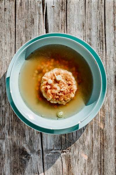 Kaspressknödelsuppe am Carl-von-Stahl-Haus