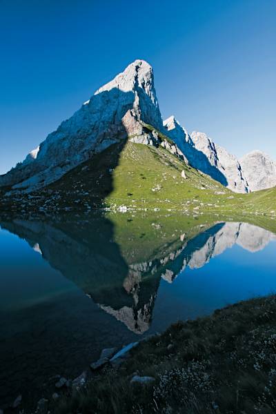 Am Wolayersee: der Seekopf und sein Spiegelbild.