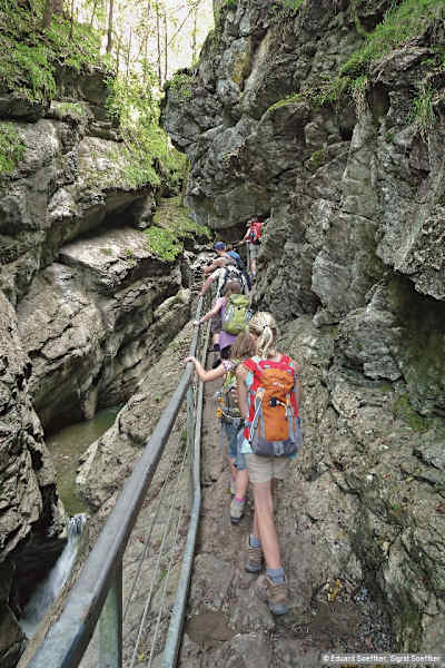 Felsenweg in der Klamm.