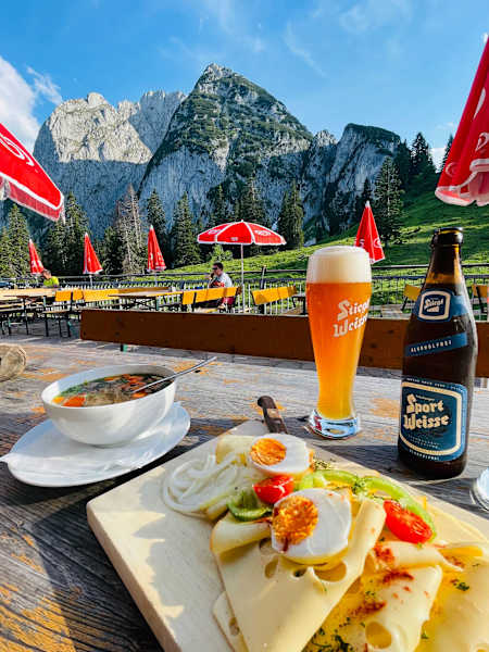 Eine Brettljause und ein alkoholfreies Weizen – was gibt es besseres?