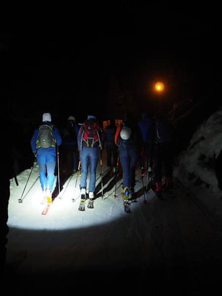 Nächtlicher Anstieg zur Rodel-Alm