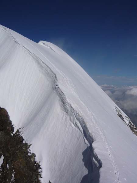 Blick vom Hauptgipfel zur Schneekuppe