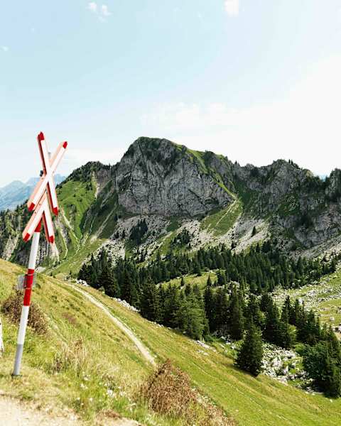 Sicht von der Station Jaman auf die Ausläufer des Rocher de Naye