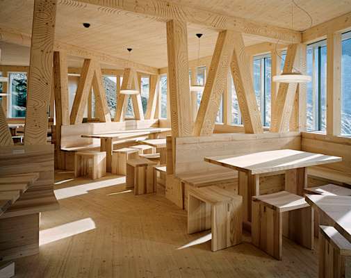 Die moderne Monte-Rosa-Hütte im Wallis - eine Hütte der Zukunft