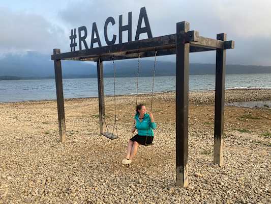 Abhängen in der Provinz Racha im Westen Georgiens