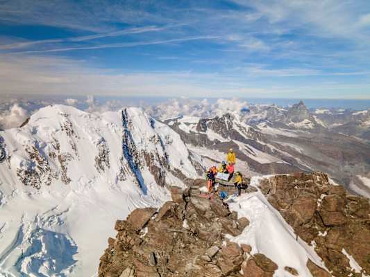 Dufourspitze mit Blick auf Liskamm