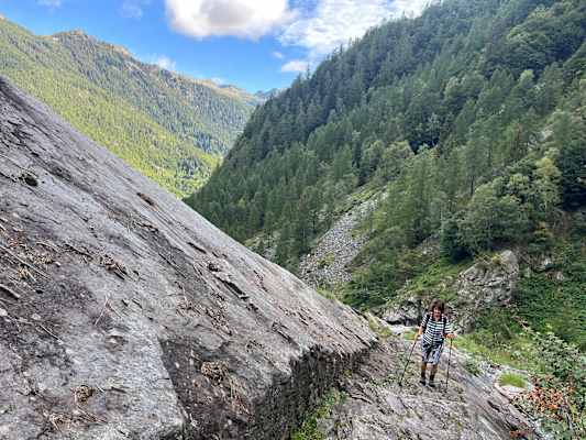 Passage auf dem Weg von Ovi dal Piegn nach Arnau, die nach einem Umwetter neu angelegt werden musste.