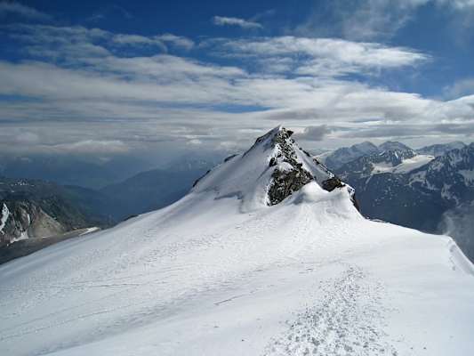 Pointe Burnaby in den Walliser Alpen: Ostgipfel des Bishorns