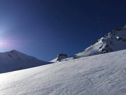 Britannia Hütte, 3.030 m