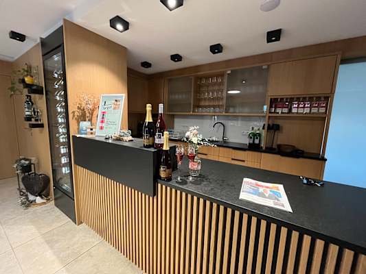 Peiserhof Südsteiermark - an der Bar können Weine verkostet werden