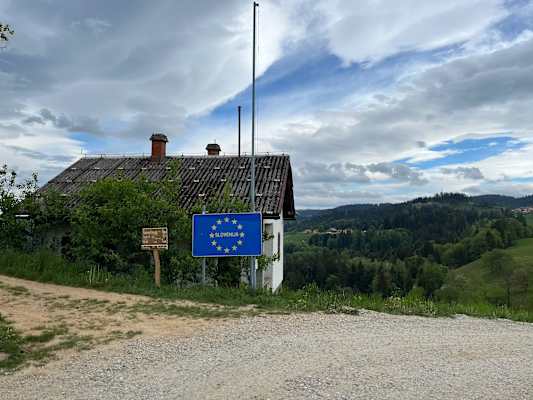 Grenze zu Slowenien - auf der Radroute Remschniggalm in der Südsteiermark.