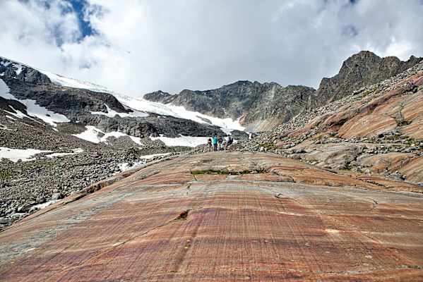 Gletscherschliff oberhalb der Sulzenauhütte
