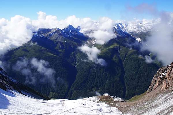 Osttiroler Pilgerweg: Aufstieg zur Kreuzspitze mit Blick auf die Sajathütte